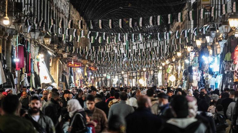 Un an après la chute du régime, les étudiants de Damas se projettent dans la Syrie post-Assad Un an après la chute du régime, les étudiants de Damas se projettent dans la Syrie post-Assad
