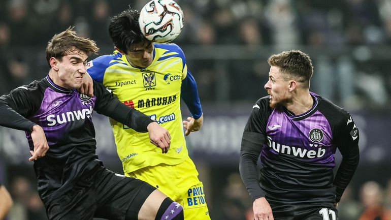 Direct audio et commenté, Anderlecht – Saint-Trond : Angulo replace le Sporting devant, encore sur phase arrêtée Direct audio et commenté, Anderlecht – Saint-Trond : Angulo replace le Sporting devant, encore sur phase arrêtée