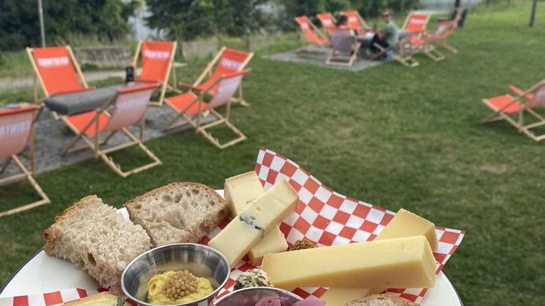 Tourisme à Visé : Les patrons de la cantine flottante "Les Tcheroux" créent 3 logements insolites sur la Montagne Saint Pierre Tourisme à Visé : Les patrons de la cantine flottante "Les Tcheroux" créent 3 logements insolites sur la Montagne Saint Pierre