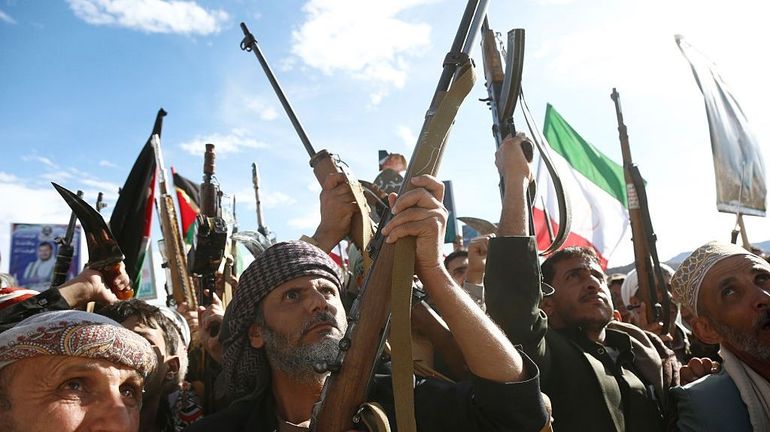 La revue de presse : rebelle Houthis qui tire sur tout ce qui bouge, peut-on traverser la mer Rouge ?