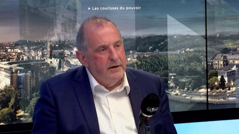 "On perd 12 millions d'euros par mois" : le chef de groupe MR au Parlement, Benoît Piedboeuf, défend le passage en force de la loi-programme