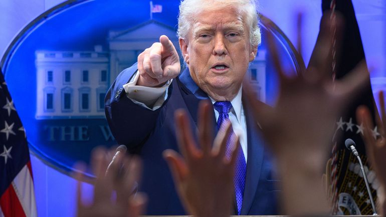 L'économiste Philippe Ledent sur la nouvelle taxe douanière de Donald Trump : "Les 10% ne sont qu'une étape, pas la fin de l'histoire"