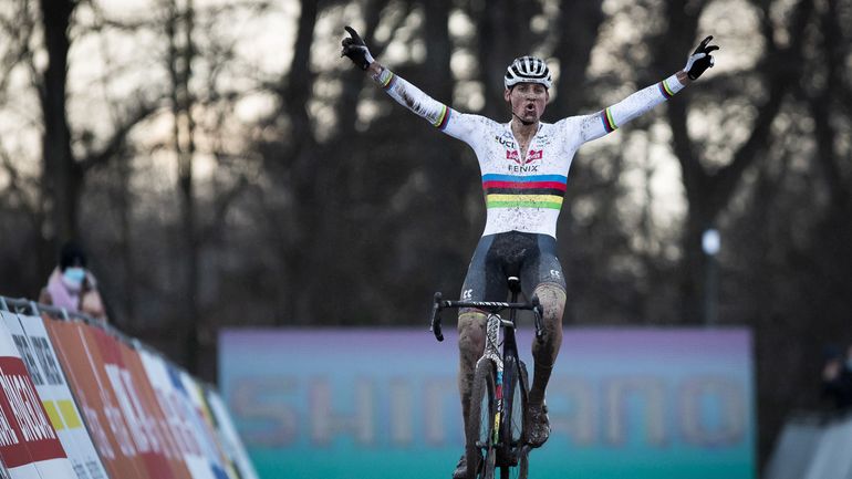 Cyclo-Cross de Namur : Mathieu Van der Poel, seul face au reste du monde ? Cyclo-Cross de Namur : Mathieu Van der Poel, seul face au reste du monde ?