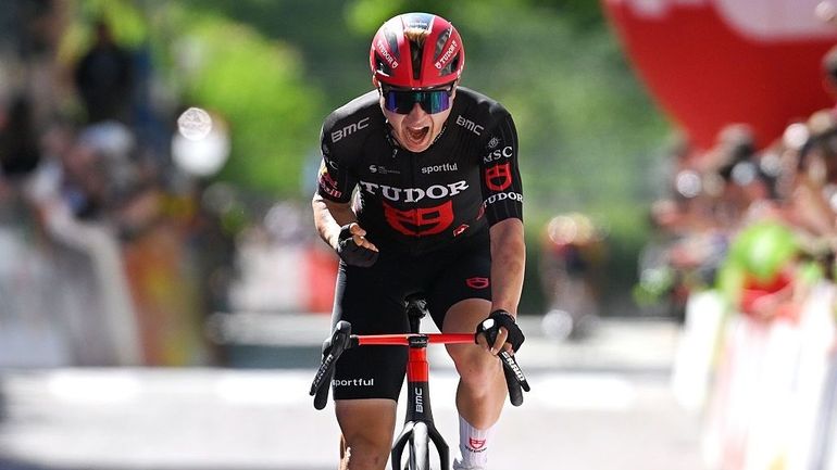 Tour des Alpes : l’ancien patineur Lennart Jasch décroche sa première victoire pro, Giulio Pellizzari reste leader