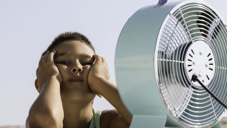 Les enfants de moins de dix ans subissent fortement le stress thermique, encore plus que les personnes âgées