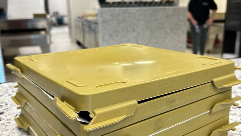 Un oeil sur demain - Manger dans des bocaux et des boîtes à pizzas réutilisables : le réemploi est-il l'avenir de la restauration ?