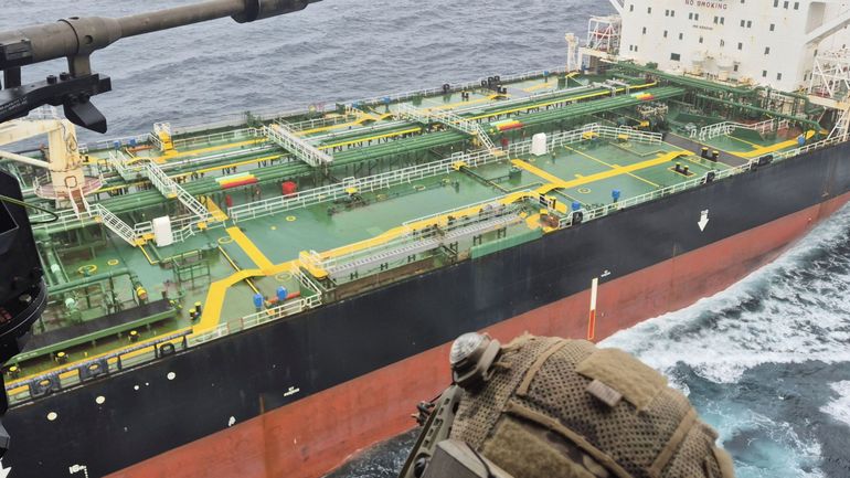 Guerre en Ukraine : un pétrolier sous sanctions en provenance de Russie arraisonné par la France, de la "piraterie" pour Moscou