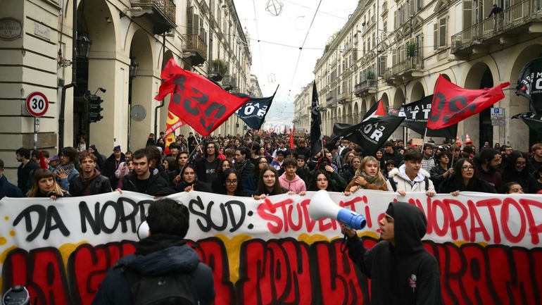 Italie : des milliers de manifestants dans les rues, Giorgia Meloni sous pression face à la grogne sociale