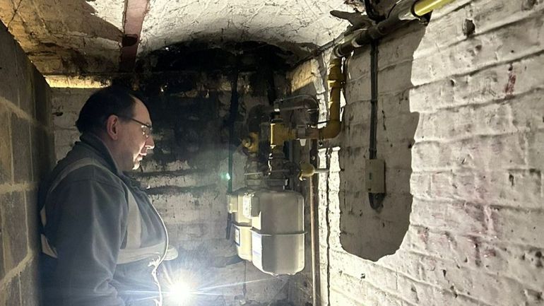 Mons : le porte-à-porte des agents d'Ores débute seulement vers 17 heures chez les habitants du centre-ville