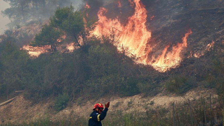 Grèce : incendie sur une île grecque de la mer Egée