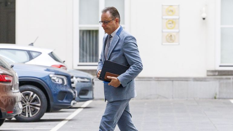Toujours pas de round final des négociations budgétaires avant la déclaration de politique générale ce mardi