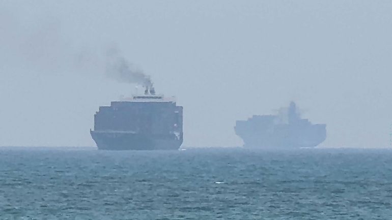 L'Iran maintient la fermeture du détroit d'Ormuz, Trump menace de frapper les centrales électriques et les ponts