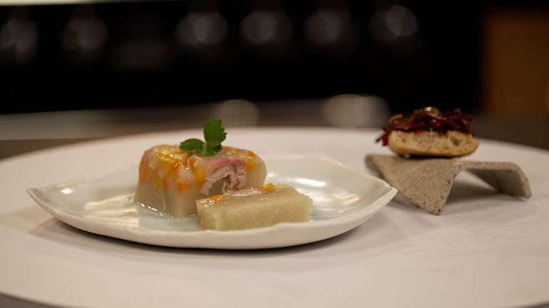 La hure de truite zéro déchet: un geste anti-gaspi au cœur d’une assiette élégante de saison La hure de truite zéro déchet: un geste anti-gaspi au cœur d’une assiette élégante de saison