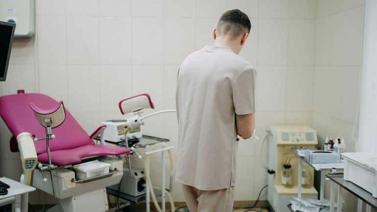 Les témoignages de patientes et les plaintes s’accumulent contre un gynécologue de Tirlemont pour atteinte à l’intégrité sexuelle Les témoignages de patientes et les plaintes s’accumulent contre un gynécologue de Tirlemont pour atteinte à l’intégrité sexuelle