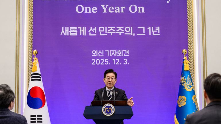 Un an après la loi martiale avortée, la Corée du Sud est toujours plongée dans "une crise totale" Un an après la loi martiale avortée, la Corée du Sud est toujours plongée dans "une crise totale"