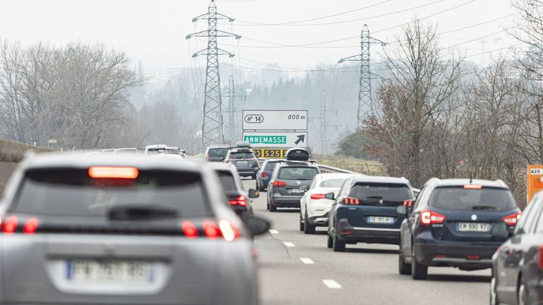 Grands départs en vacances : trafic chargé mais pas noir sur les autoroutes françaises