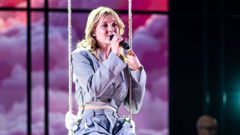 The Voice Kids : Nina se dévoile et touche en plein cœur le public en finale The Voice Kids : Nina se dévoile et touche en plein cœur le public en finale