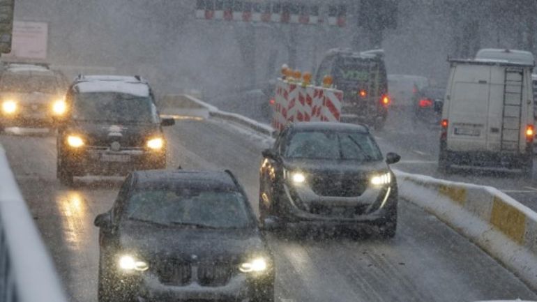 Avertissements jaune et orange aux conditions glissantes dans une partie de la Belgique pour cette nuit et lundi matin