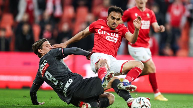 Maudit à Sclessin, le Standard s'incline contre l'Antwerp et loupe le coche