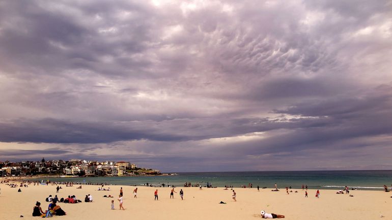 Une fusillade en cours sur la célèbre plage de Bondi Beach à Sydney en Australie Une fusillade en cours sur la célèbre plage de Bondi Beach à Sydney en Australie