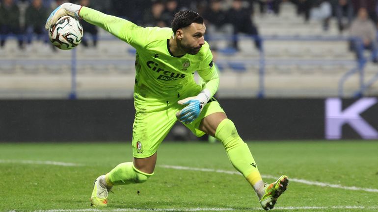 Lucas Pirard ému après sa grande première avec le Standard à 30 ans : "Victoire et clean sheet, quel plaisir !"