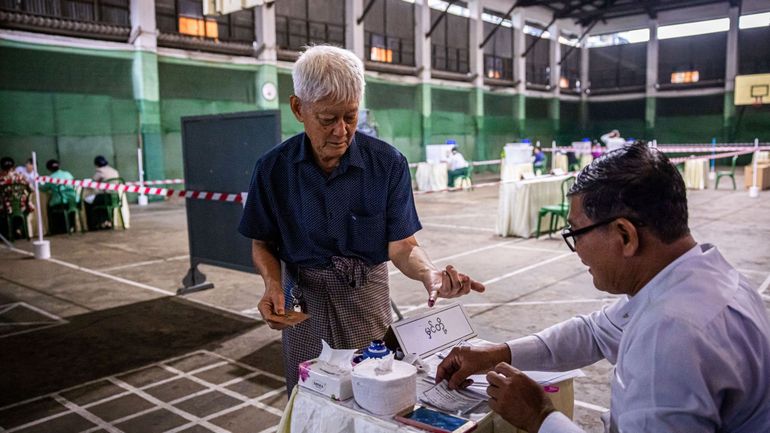Birmanie : le parti pro-junte revendique la victoire aux élections législatives