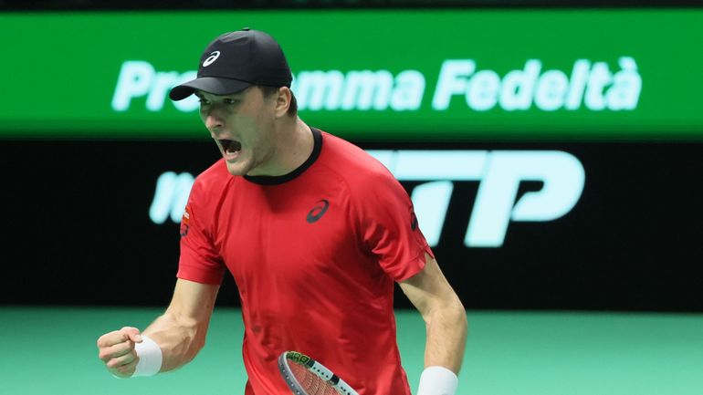 Coupe Davis : Raphaël Collignon renverse Corentin Moutet au bout du suspense et offre un premier point à la Belgique