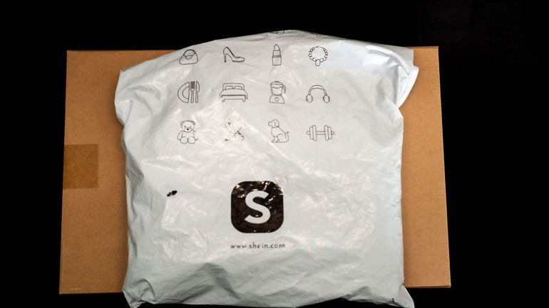 Des frais de traitement bientôt appliqués aux petits colis importés dans l'UE