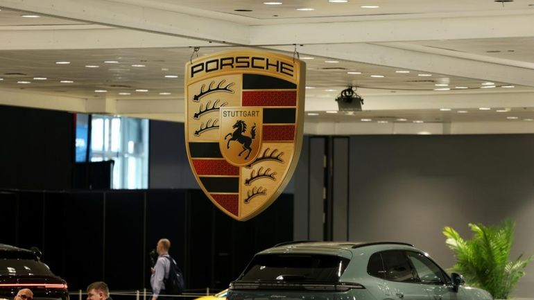 Porsche poursuit son recentrage, plus de 500 emplois supprimés