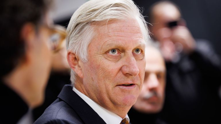 Des escrocs se font passer pour le roi Philippe pour soutirer de l'argent : une enquête est en cours