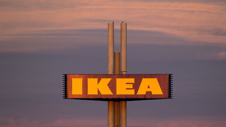 IKEA : du meuble en kit à la crise sociale, l'épopée suédoise entre innovations et remises en question