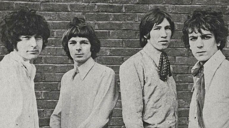 Pink Floyd réunit “Shine On You Crazy Diamond” en un seul mouvement, hommage ultime à Syd Barrett