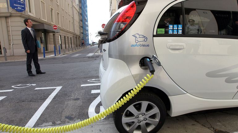 L'UE renonce au tout-électrique en 2035 et vise désormais une réduction de 90% des émissions L'UE renonce au tout-électrique en 2035 et vise désormais une réduction de 90% des émissions