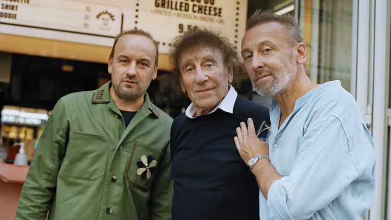 Alain Souchon de retour avec un nouvel album : il revisite ses plus grands succès avec ses deux fils Alain Souchon de retour avec un nouvel album : il revisite ses plus grands succès avec ses deux fils