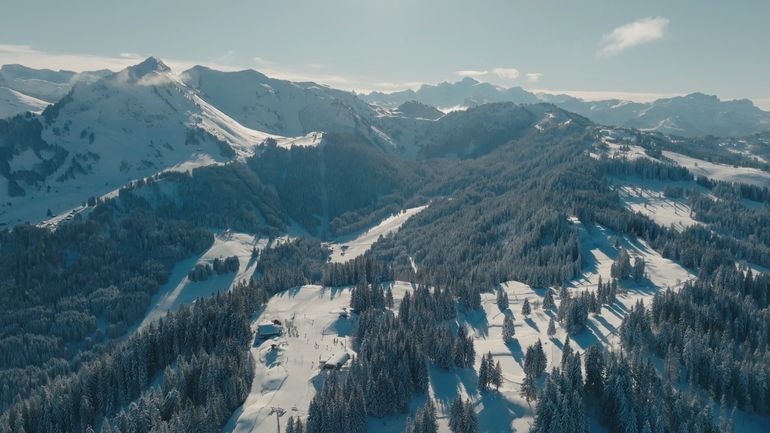 Neige précoce dans les Alpes françaises : les premières pistes ont déjà ouvert
