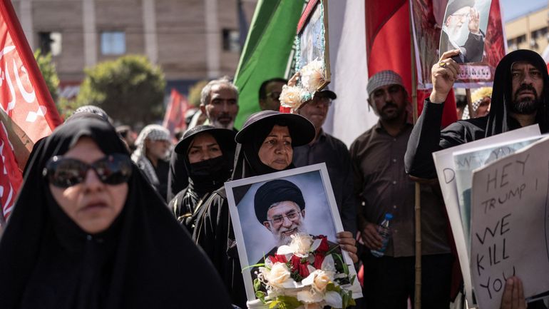 Le guide suprême iranien jure de "venger" la mort de son père Ali Khamenei