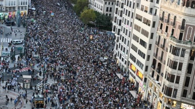 Espagne : plus de 50.000 manifestants à Valence, un an après les inondations meurtrières