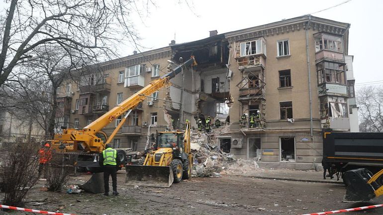 Guerre en Ukraine : sept morts et des infrastructures énergétiques touchées par des frappes russes dans la région d'Odessa