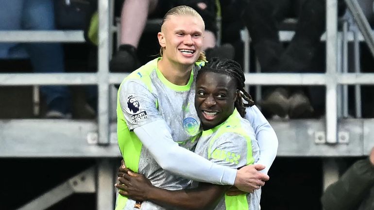 5 mois plus tard, Manchester City chipe la première place à Arsenal après son succès à Burnley, Doku à l’assist