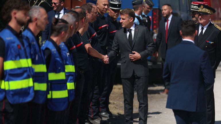 Incendies en forêt de Fontainebleau : Emmanuel Macron annonce la mise en place d'"un guichet unique" afin de collecter des fonds