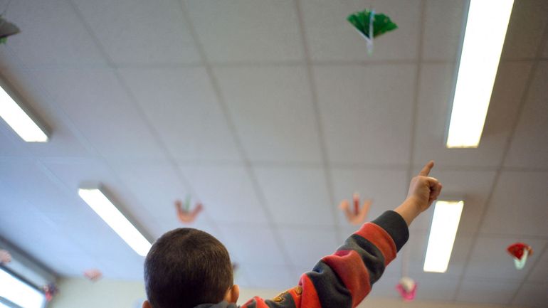 La revue de presse : apprendre le néerlandais dans une école à Bruxelles, les Flamands veulent garder la priorité