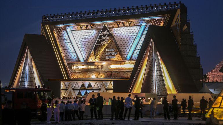 Le roi Philippe présent en Egypte à l'inauguration avec faste du Grand musée dédié à la civilisation pharaonique