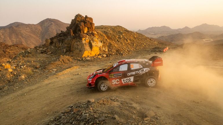 WRC Arabie saoudite : Sesks en tête devant Neuville après une pénalité pour Fourmaux, le titre se jouera samedi matin