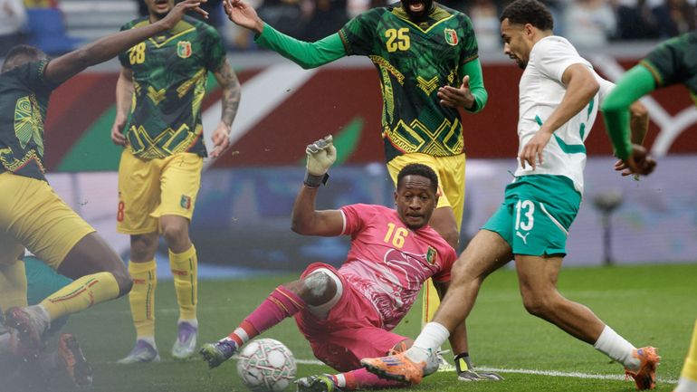 CAN : le Sénégal vainqueur du Mali de Tom Saintfiet et 1er demi-finaliste