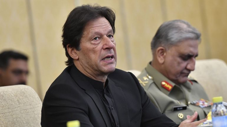 Pakistan : l'ancien Premier ministre Imran Khan lourdement condamné à 17 ans de prison dans une nouvelle affaire de corruption