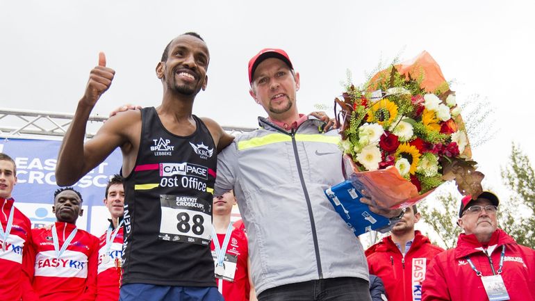 Peter Robbens, ex-coach de Bashir Abdi, endosse la présidence d'Atletiek Vlaanderen jusqu'en mars Peter Robbens, ex-coach de Bashir Abdi, endosse la présidence d'Atletiek Vlaanderen jusqu'en mars