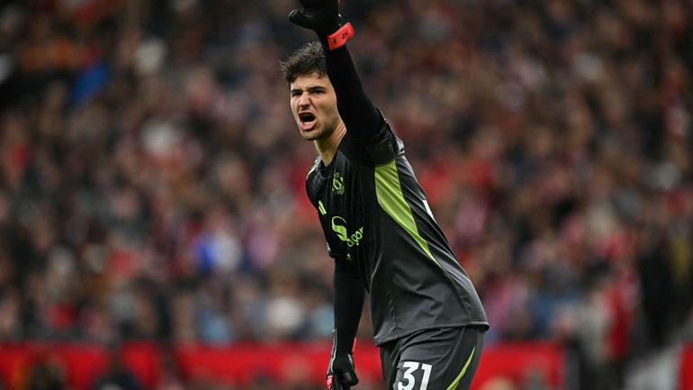 Manchester United partage sur le fil à Tottenham, Senne Lammens s'illustre à nouveau