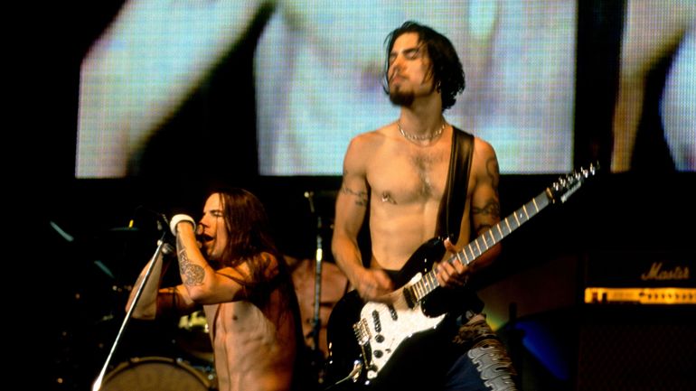 Dave Navarro se confie sur son passage difficile au sein des Red Hot Chili Peppers : "J'étais un gothique dans un groupe de funk" Dave Navarro se confie sur son passage difficile au sein des Red Hot Chili Peppers : "J'étais un gothique dans un groupe de funk"