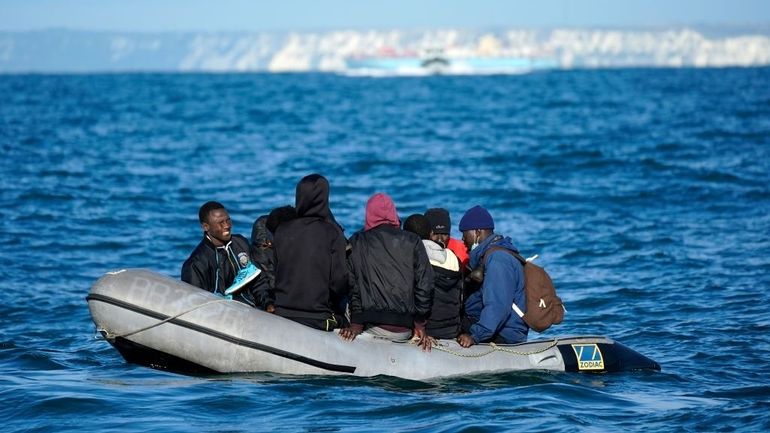 Près de 160 migrants secourus lors d'une tentative de traversée de la Manche