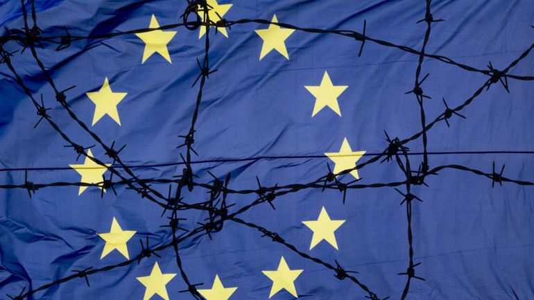 Les hubs de retour, seulement "une solution temporaire pour quelques centaines de personnes", selon un professeur en droit à l'asile et l'immigration